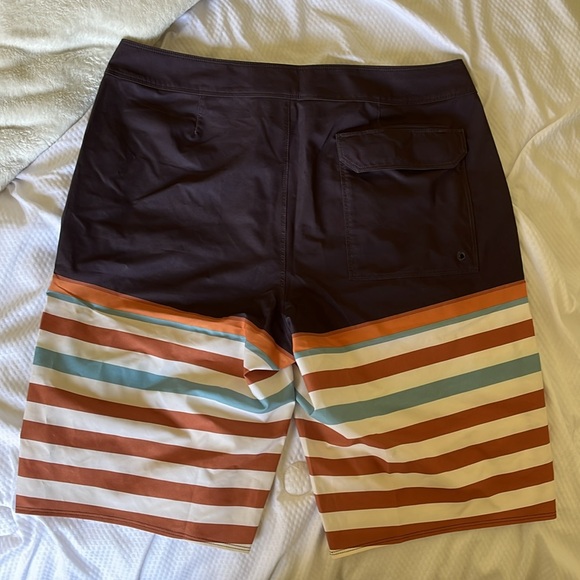 NWOT Patagonia Board Shorts, size 32, 21” length - Picture 2 of 4